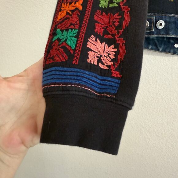 GAP Trucker Denim Jacket w/Steve Miller Band Graphic on Back Size M - Picture 4 of 8